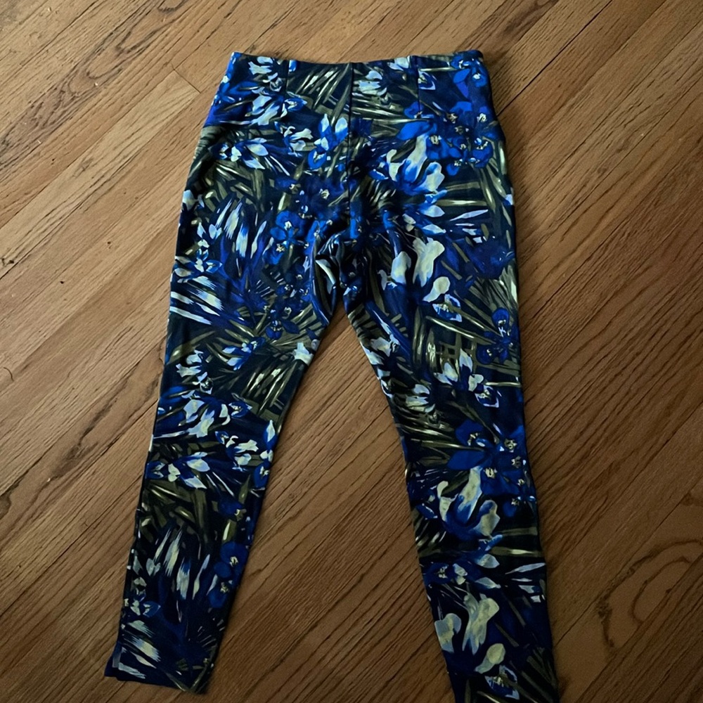 Lysee print work out pants.   Size xl